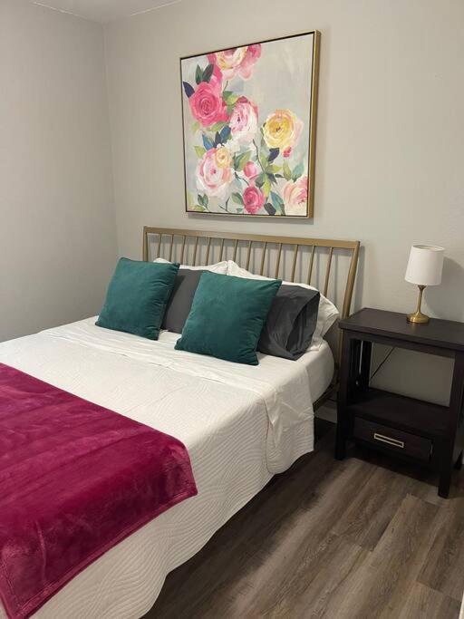 The Irene - 2 Bedroom Apt In Quilt Town, Usa Hamilton Экстерьер фото